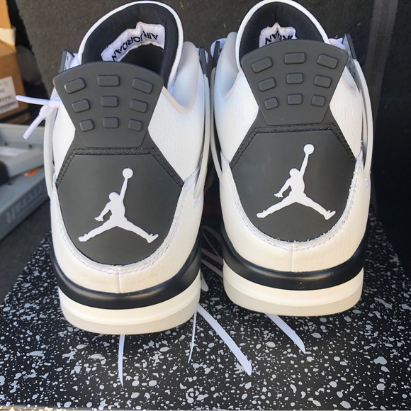 Jordan 4 Military Black - Picture 4 of 7